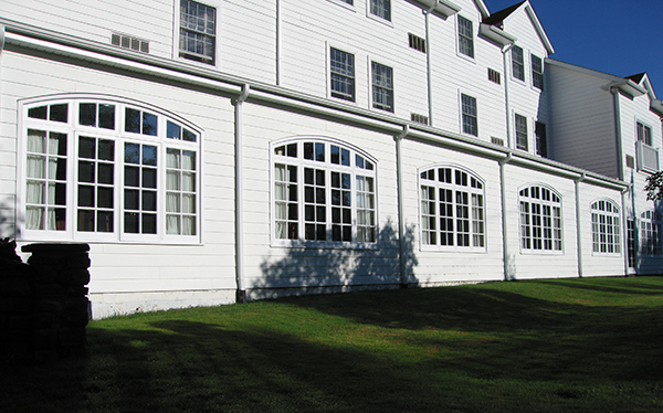 5 Best Professional Painting Contractors For Hire In Milton Ontario   Exterior1a 